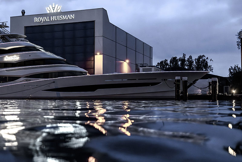 /upload/iblock/c2f/Royal_Huisman_Project_406_SPECIAL_ONE_by_Guy_Fleury_1cp_resize.jpg