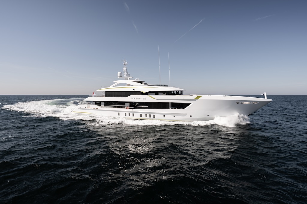 RubenGriffioen_YN20655-seatrials_HeesenYachts_RJG02010.jpeg