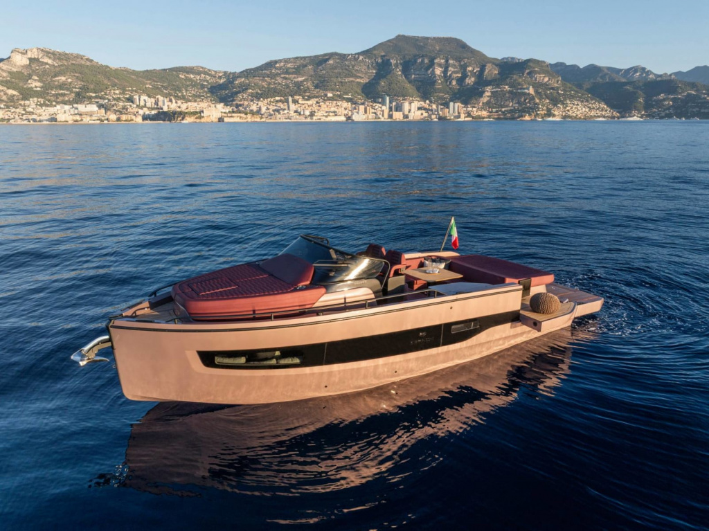 Cranchi Yachts A32 Luxury Tender.jpeg