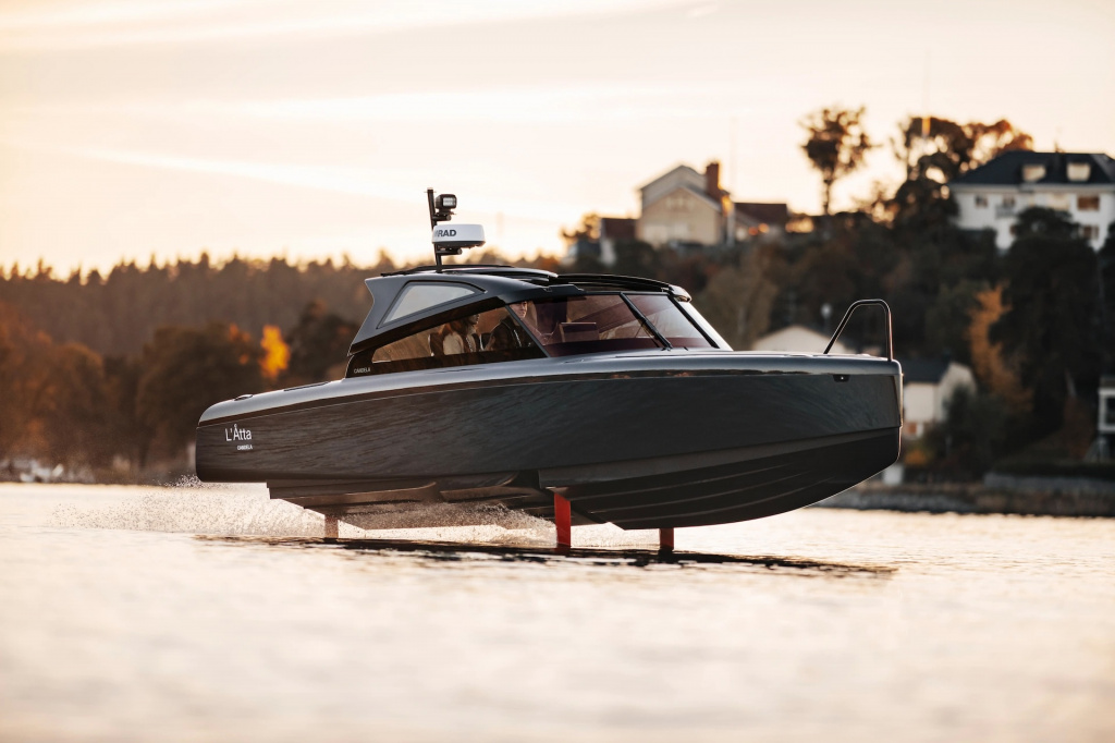 Candela-C-8-Electric-Hydrofoil-Boatr-in-Foiling-mode.jpeg