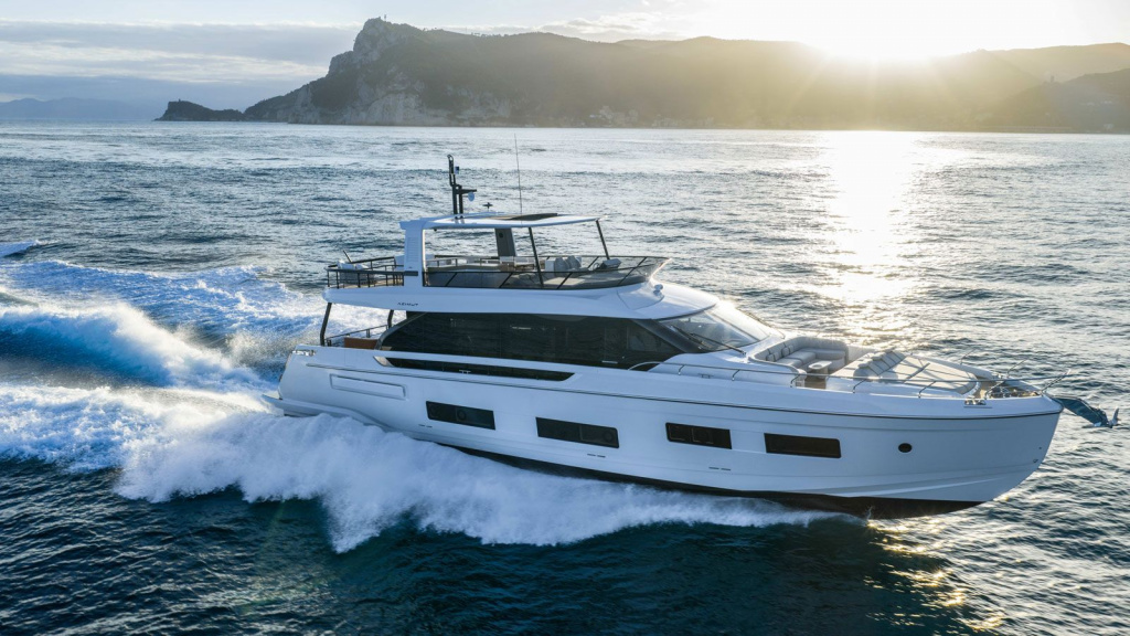 Azimut Fly 82.jpg