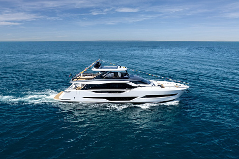 Первая Ferretti Yachts 800 на воде