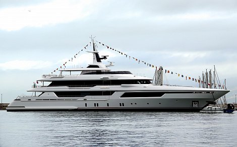 На верфи Codecasa спущена на воду 57 м яхта Legacy 4